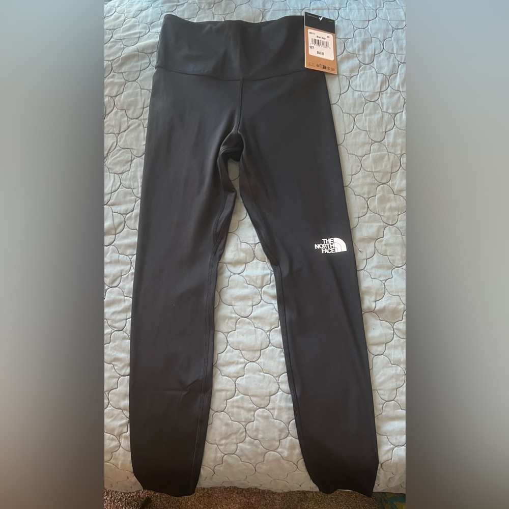 The North face active pants women’s size small, Black. Never worn.